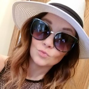 Meet your Posher, Nikki